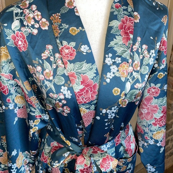 Mustard Seed Silky Blue Floral Kimono Short Robe Attached Belt Sexy Loungewear - Picture 5 of 13